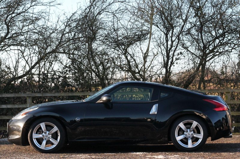 NISSAN 370Z